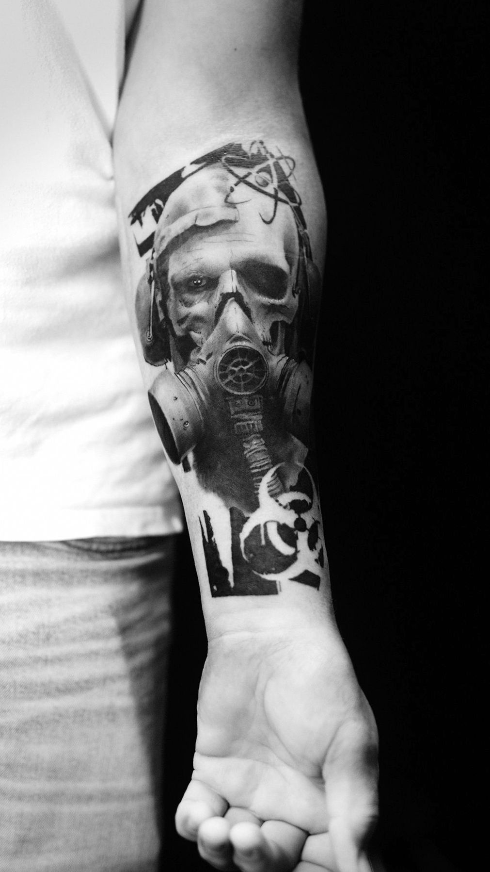 Skull gasmask tattoo